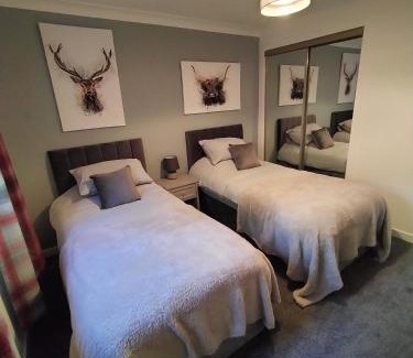 Isle of Arran House | Seaview cosy 2 bed home in Lamlash - 'Mid Drive'