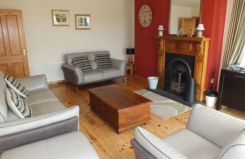 Downings Cottage | Seaview Cottage Downings Wifi/Pets/BBQ/Views/Decking/Garden/Open Fire/Parking