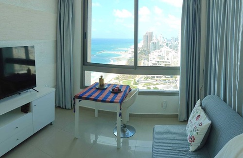 Netanya Apartment | Seaview Escape - 1-bedroom apartment with kitchenette on Netanya beachfront