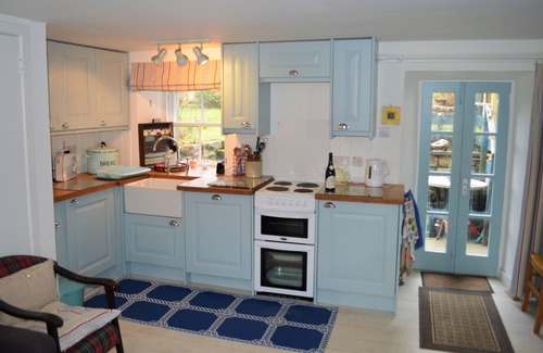 Inveraray Cottage | Seaview location in Inverarary, historic cottage within walking distance of town centre, sleeps 4