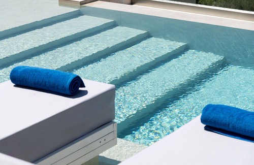Plaka Apartment | Seaview Lux - Modern vacation rental with private pool in Plaka, Crete