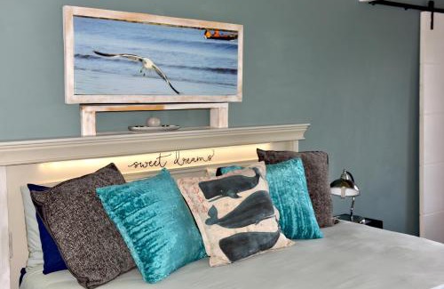 Betty's Bay Apartment | Seaview on 2822 Happy Whale Cottage