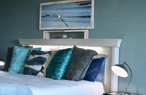 Betty's Bay Apartment | Seaview on 2822 Happy Whale Cottage