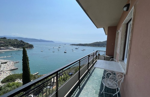 Portovenere Apartment | Seaview Penthouse apartment with endless views and spectacular sunrises