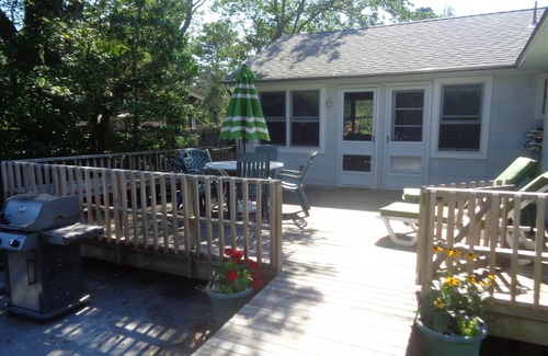 Seaview House | Seaview: Pet-Friendly. Clean and Quiet. Close to beach, market, Ocean Beach.