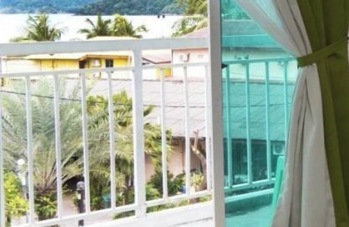 Lubok Buaya Apartment | Seaview room with balcony 4-5pax @ Cenang Beach