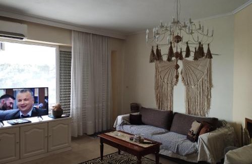 Nea Michaniona Apartment | Seaview to Olympus, sunny, cosy apartment
