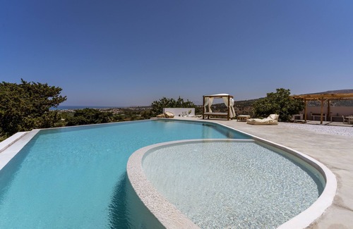 Xiro Chorio Villa | Seaview Villa w/Private Pool, BBQ,1,5km from beach with breathtaking views