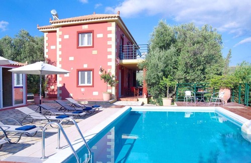 Kateleios Villa | Seaviews and 10 minutes walk to restaurants