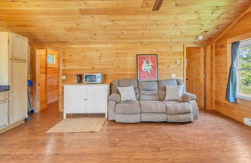 Seawall Cabin | Seawall Retreat! Close to Ocean & Acadia!