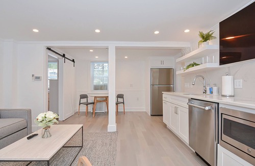 Mystic Apartment | SeaWolf Downtown Mystic 2BR Lux Weekend Getaway
