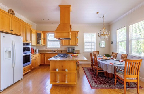 Graton House | Sebastopol, Hot Tub, BBQ, Nature & Family Fun