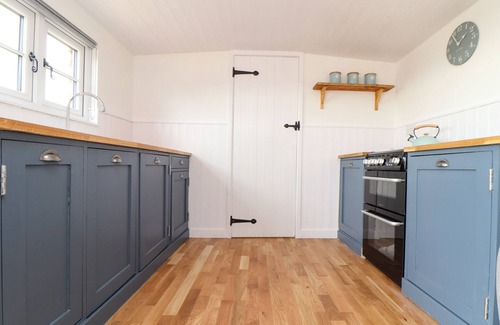 Boscundle Cottage | SEBRIGHT, pet friendly, with hot tub in St. Austell