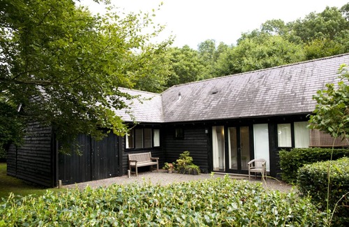 Bottlesford Cottage | Secluded rural cottage with private garden, 15 mins to pub and cafe