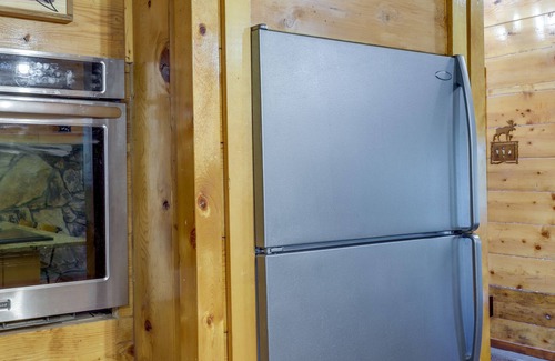 Tollgate Canyon Cabin | Secluded 3-Acre Cabin in Tollgate w/Gas Grill!