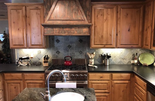 Markleeville Cabin | Secluded 3 bedroom River front cabin + man cave