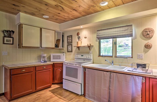 Wauzeka Cabin | Secluded A-Frame Hideaway w/Wraparound Deck!