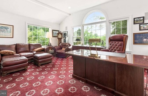 Phoenixville House | Secluded and peaceful 5 bedroom family friendly home with pool