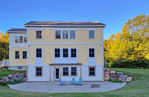 Richmond Apartment | Secluded apt near the lake with mountain views, washer/dryer, firepit, fast WiFi