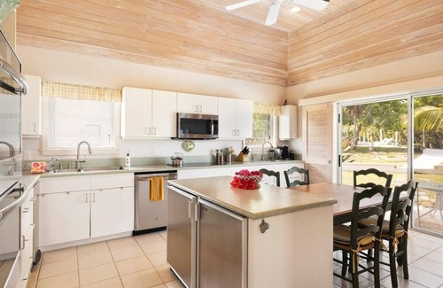 Double Bay House | Secluded Beachfront Estate on 9 Private Acres