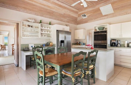 Double Bay House | Secluded Beachfront Estate on 9 Private Acres