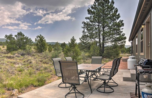 Boulder Cottage | Secluded Boulder House - Next to National Forests!