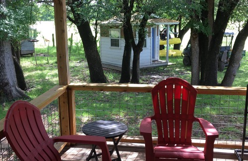 Lometa Cabin | Secluded cabin 20 minutes from Colorado Bend State Park. Pets ok, no fireworks