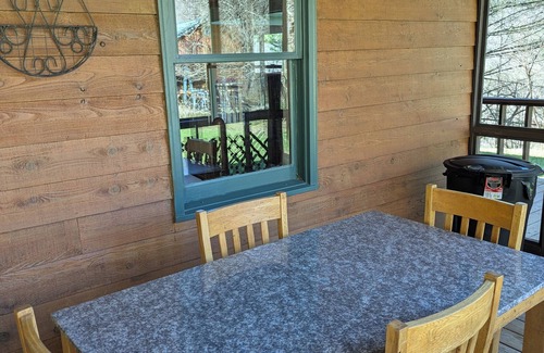Vest Cabin | Secluded cabin conveniently located near The Mine Made Adventure Park.