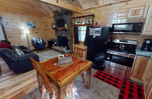 Logan Cabin | Secluded cabin for 2 in the Hocking Hills
