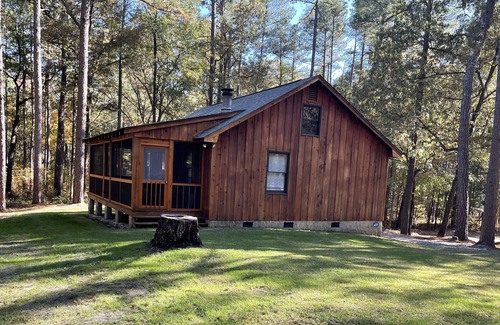 Quewhiffle Cabin | Secluded Cabin in the Woods, near Carolina Horse Park and Valkyrie Sporthorses