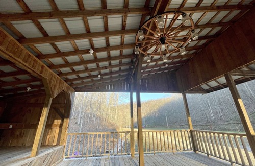 Garrison Cabin | Secluded cabin located on 500 acres in the beautiful hills of Kentucky.