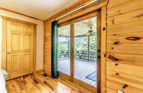 Bryson City Cabin | Secluded cabin with views/creek/wifi near GSMNP
