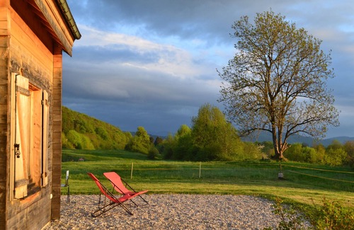 Onoz House | Secluded chalet in the sun with breathtaking views of a wooded valley