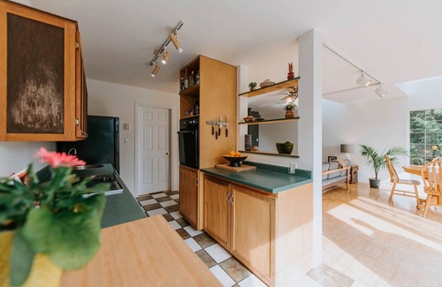 Garden Bay House | Secluded Coastal Modern Nest 4BR w/Ocean Views + King Bed nestled in nature