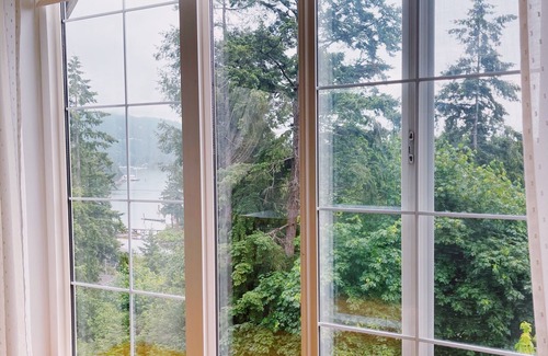 Garden Bay House | Secluded Coastal Modern Nest 4BR w/Ocean Views + King Bed nestled in nature