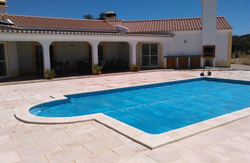 Santiago do Cacem Villa | Secluded cottage with pool in spectacular and tranquil Alentejo countryside.