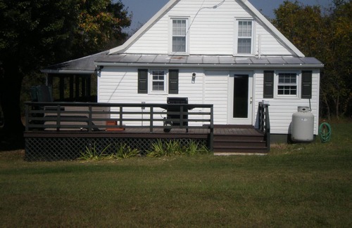Luray Cottage | Secluded Cottage on 10 Acres. Close to Shen. Natl. Park and Luray Caverns