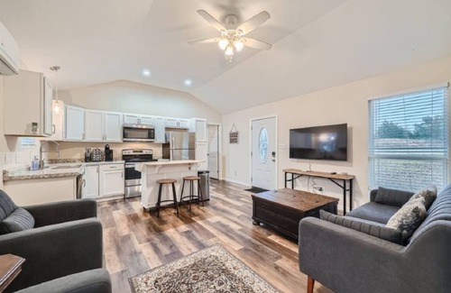 Cedar Creek House | Secluded Country Home on 15 Acres with BBQ. Close to COTA and Airport.