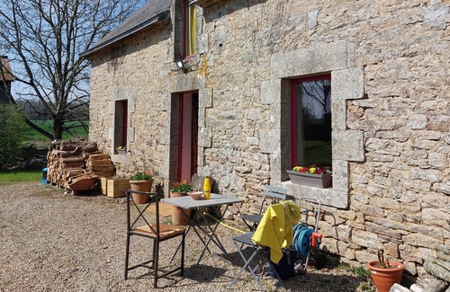 Camors House | Secluded country house near small town - a short drive from beaches