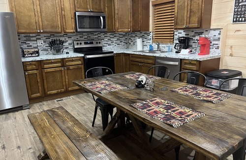 Sevierville Cabin | Secluded cozy Cabin/Prime location/Family-oriented/Hot tub/Pet-friendly/Fire-pit