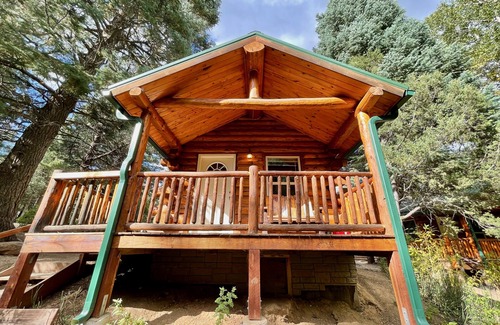 Coaldale Cabin | Secluded Creekside Cabins