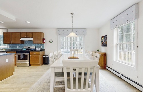 Southport House | Secluded Dog-Friendly Getaway w/Free WiFi, Private Washer/Dryer, Furnished Deck
