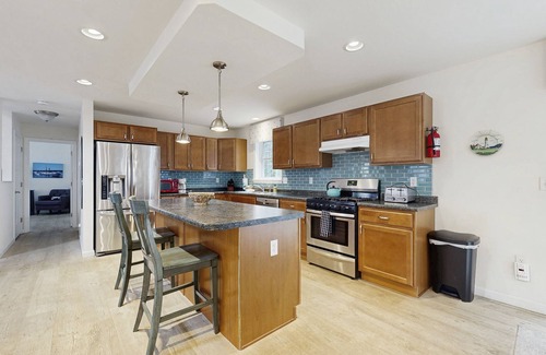 Southport House | Secluded Dog-Friendly Getaway w/Free WiFi, Private Washer/Dryer, Furnished Deck