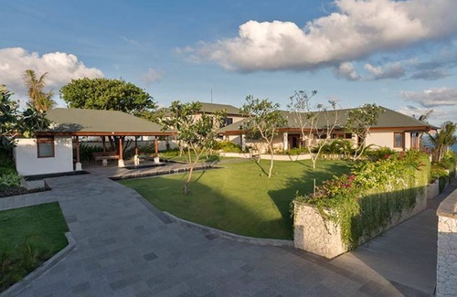 Kutuh Villa | Secluded Elegance with Ocean Views – Bali Villa 1090
