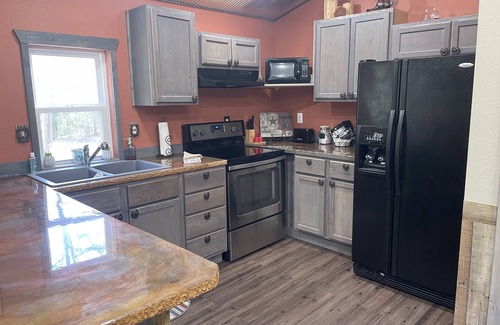Eminence Cabin | Secluded Eminence Ranch House Cabin in the Ozarks
