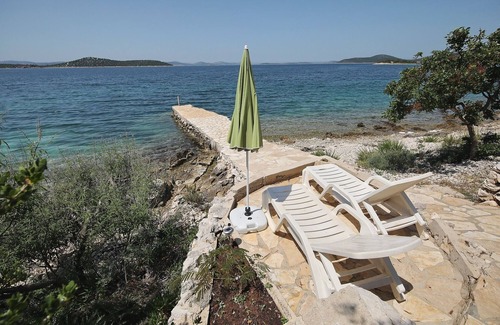 Tkon House | Secluded fisherman's cottage Cove Donje More, Pašman (K-8413)