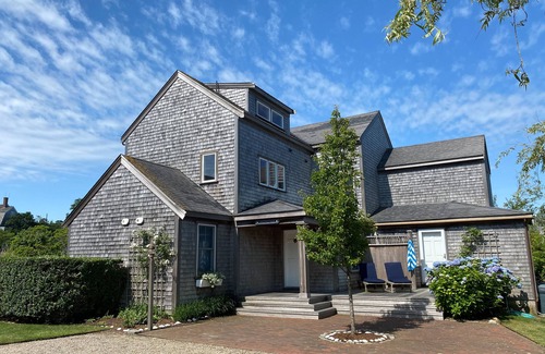Brant Point House | Secluded Gem Prime Location. 5 Min Walk to Beach & Main Street.
