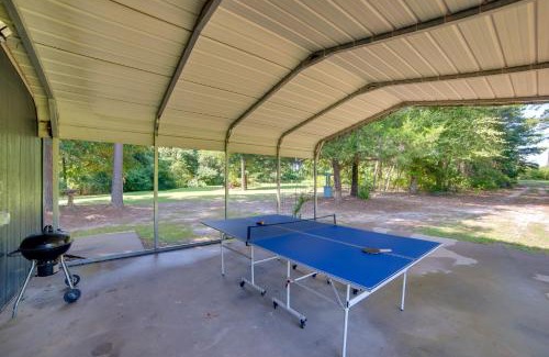Winnsboro House | Secluded Getaway on about 10 Acres in The Piney Woods!