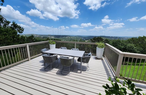 Stonehedge Estates House | Secluded Hilltop House with Texas Hill Country Views. Close to Downtown and UT