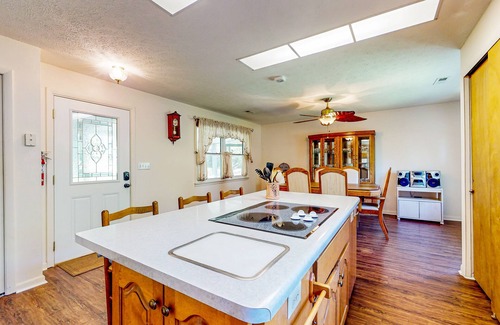 Otto House | Secluded home on 13 acres with jetted tub, screened porch & wildlife sightings